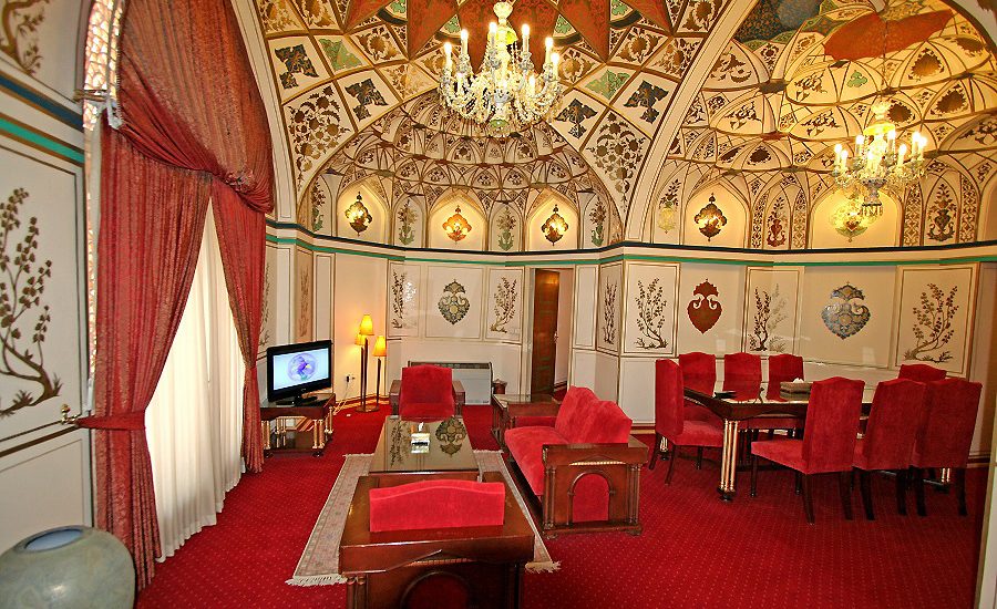 safavid_abbasi_hotel_suite_03