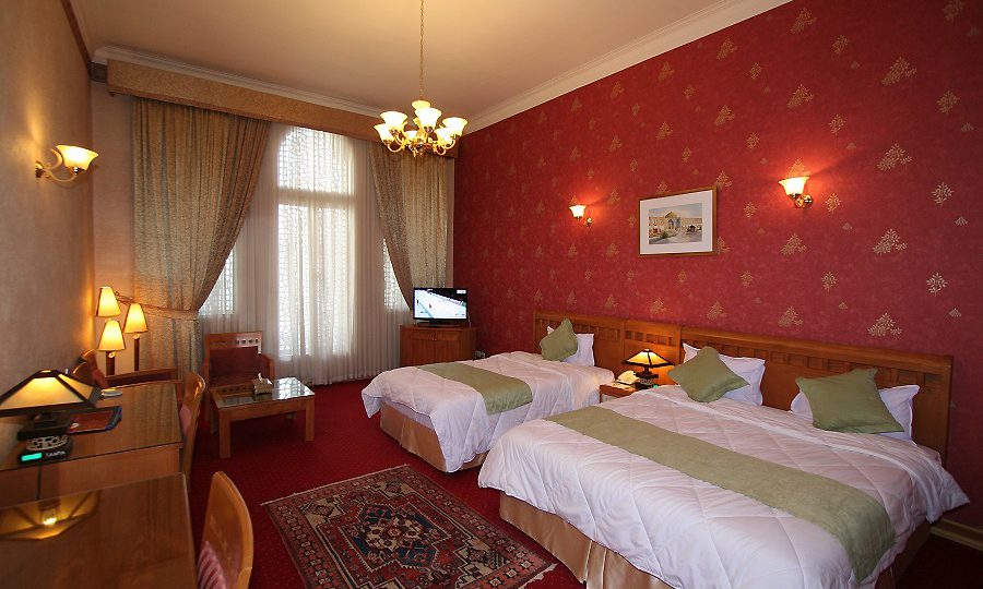 pardis_abbasi_hotel_room_01