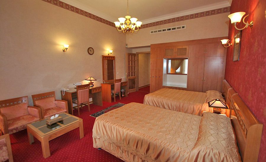 pardis_abbasi_hotel_room_03