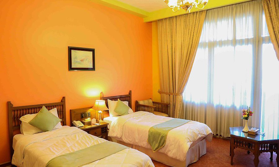 standard_abbasi_hotel_room_01