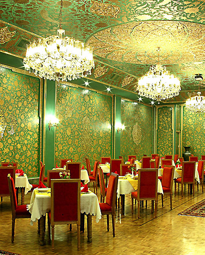 zarrin_abbasi_hotel_hall